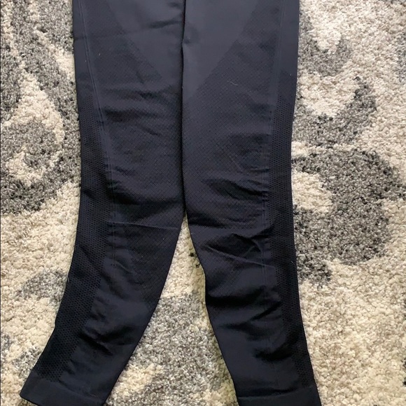 Lululemon Iconic Sweat Tight - Picture 6 of 6